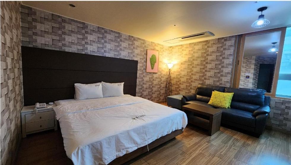 Gimhae Business Hotel K 外观 照片