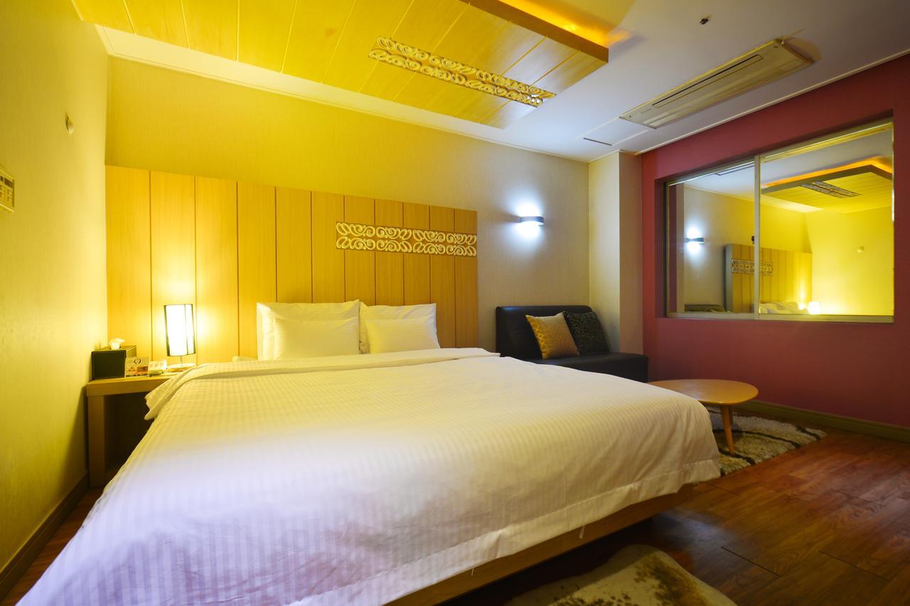 Gimhae Business Hotel K 外观 照片