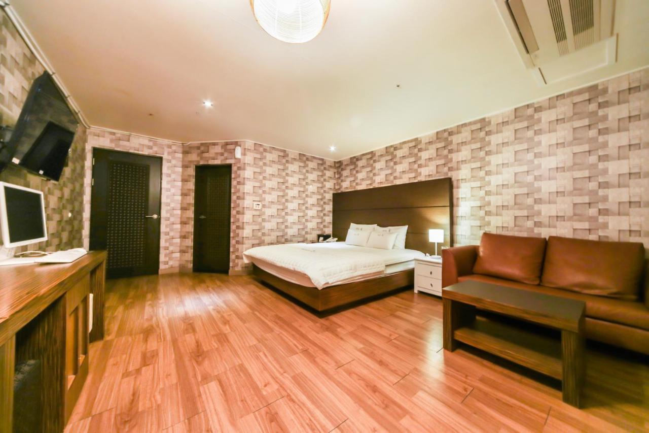 Gimhae Business Hotel K 外观 照片