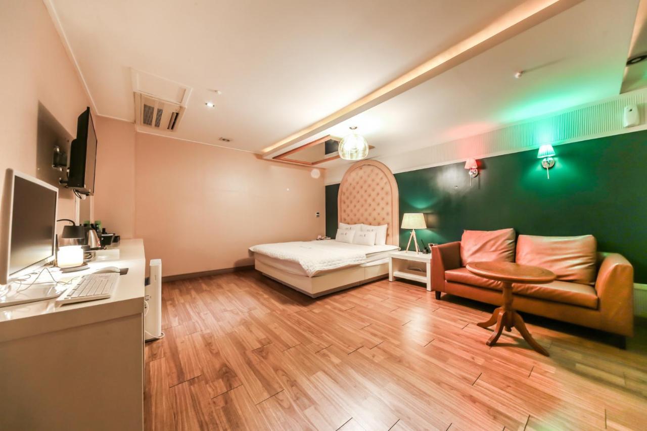 Gimhae Business Hotel K 外观 照片