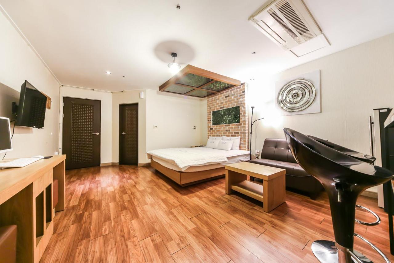 Gimhae Business Hotel K 外观 照片